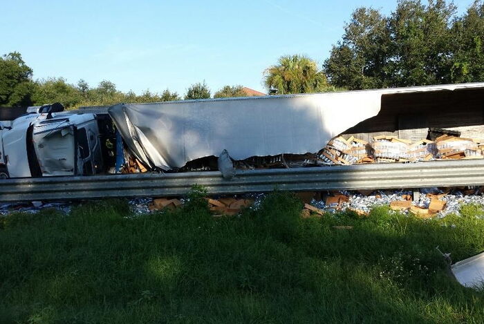 This is What Americans Did When A Beer Truck Overturned - Kenyans.co.ke